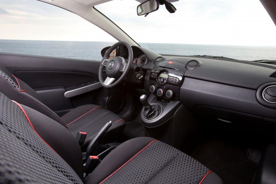  Mazda2 2010 года  (фото 26 из 183)